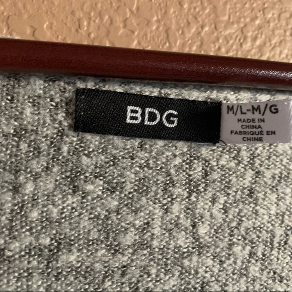 Urban Outfitters BDG Striped V-Neck Oversized Sweater Size M/L - Picture 3 of 9